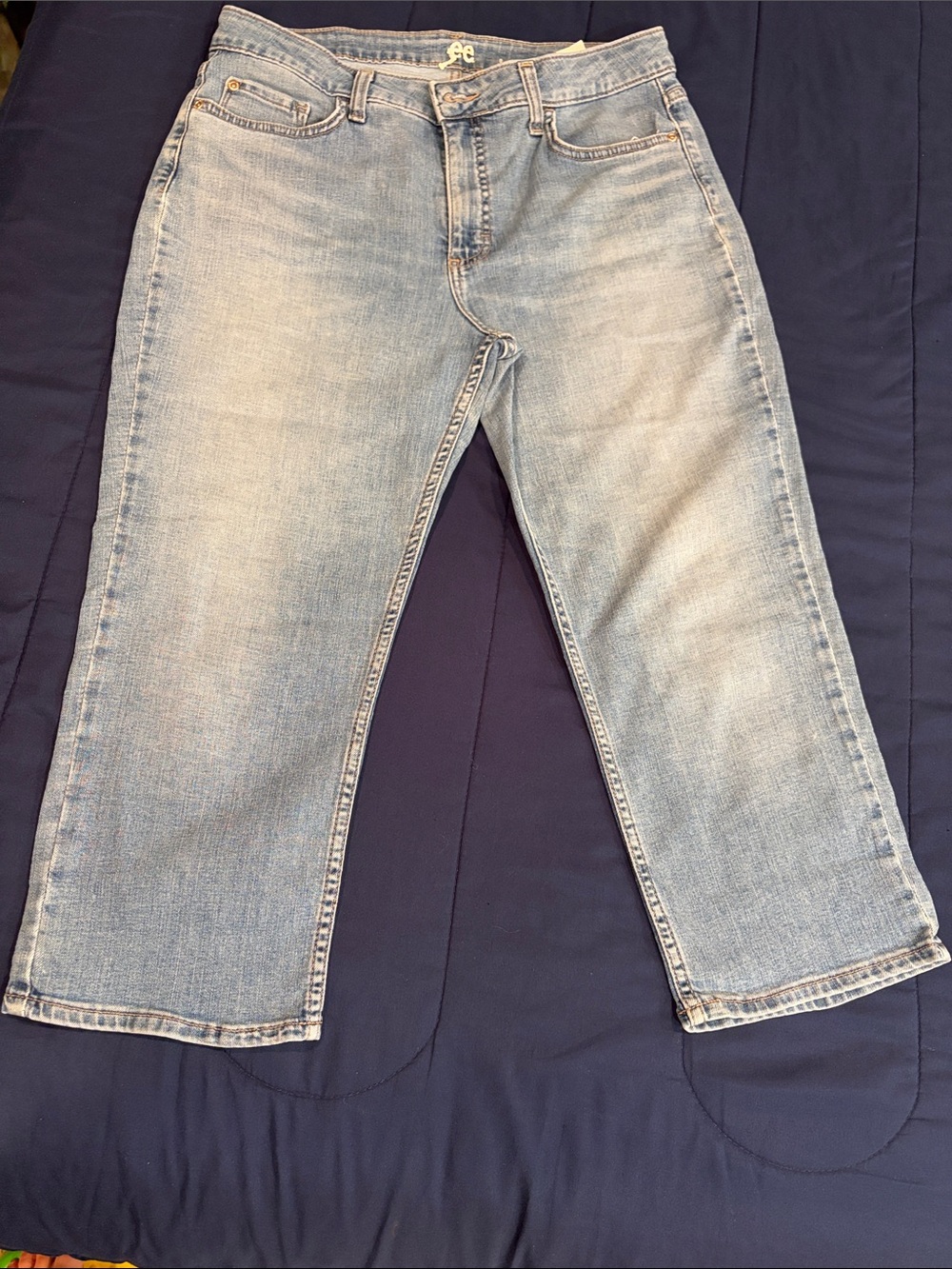 Lee Light Blue Straight Leg Women's Capri  Jeans